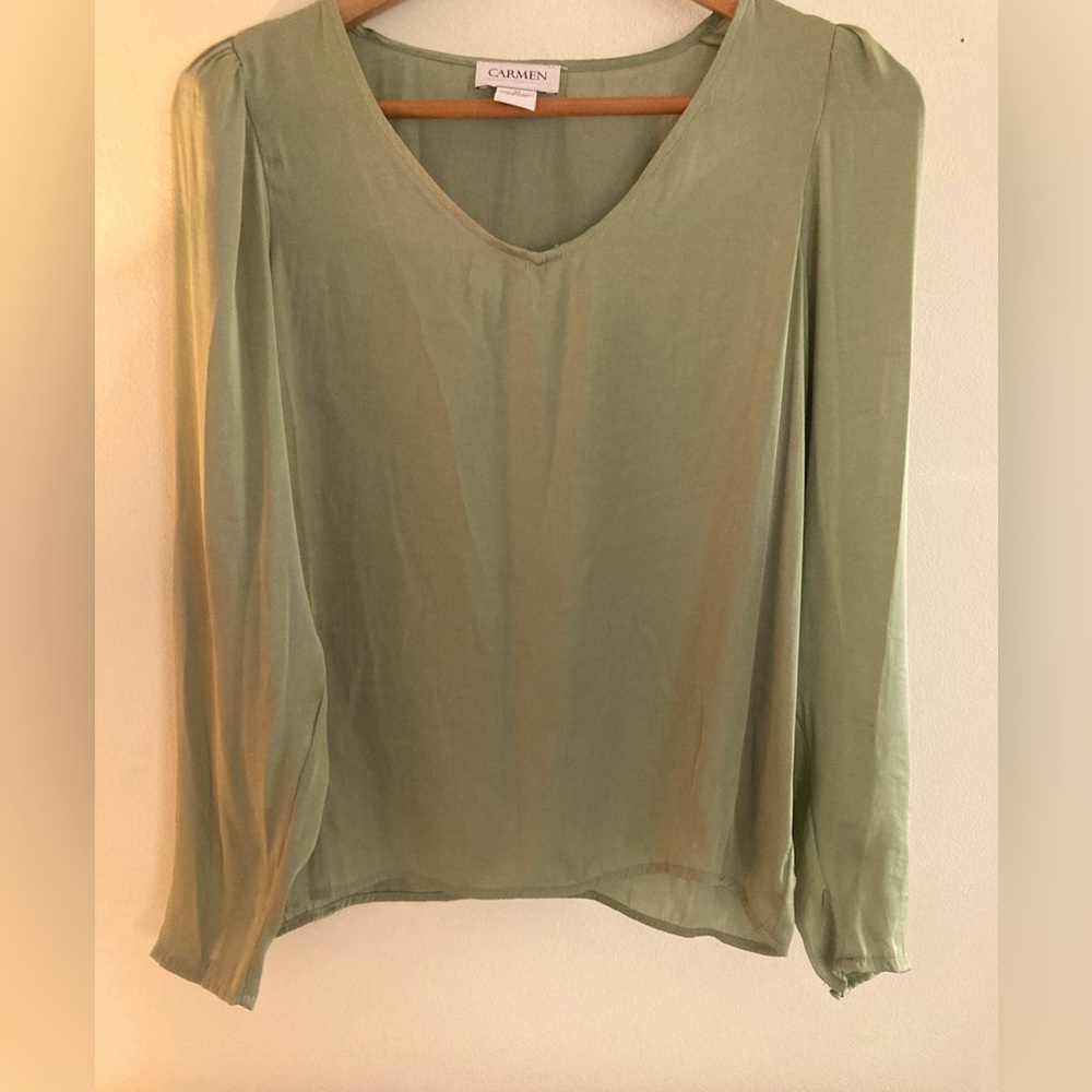 Carmen, medium, Heather green blouse